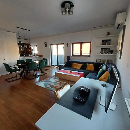 Modern 4-Star Luxury Apt - Wfh Ready, Free Parking Zagreb Eksteriør billede